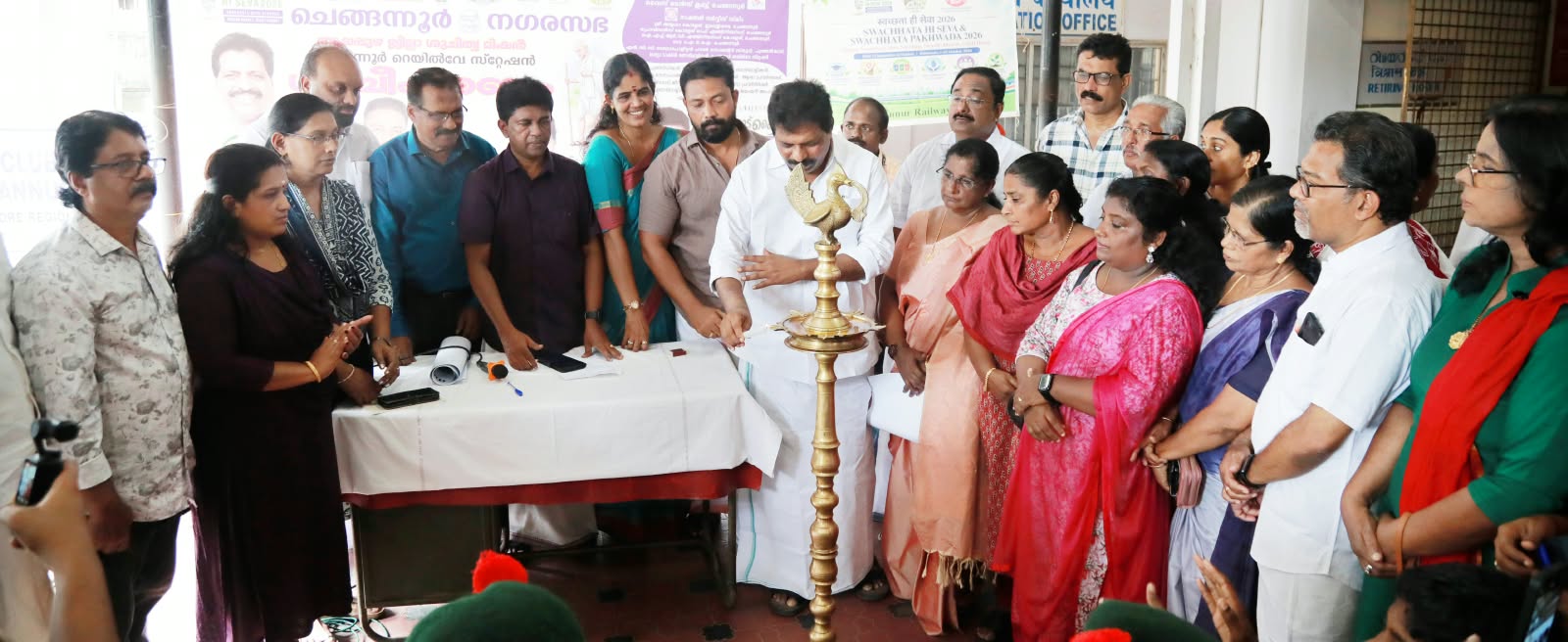 മെഗാ ശുചിത്വ വാരാചരണം കൊടിക്കുന്നില്‍ സുരേഷ് എം.പി. ഉദ്ഘാടനം ചെയ്തു